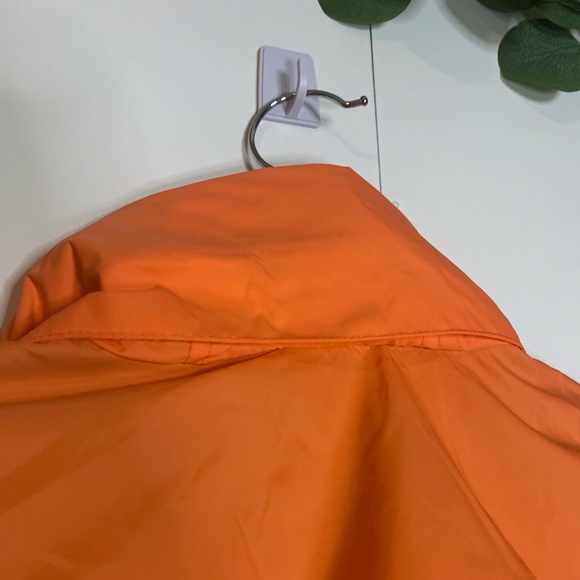 Columbia Windbreaker with hidden hood - Picture 3 of 8